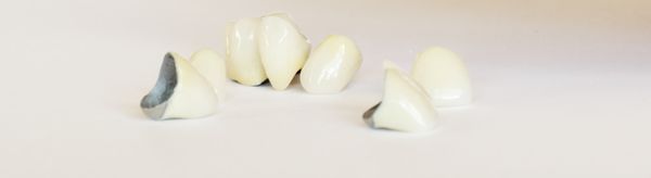 ハイブリッドセラミッククラウン